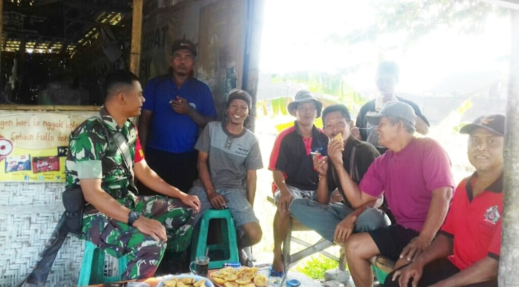 Ajaknya Babinsa Ceper Dalam Menjaga Kebersihan