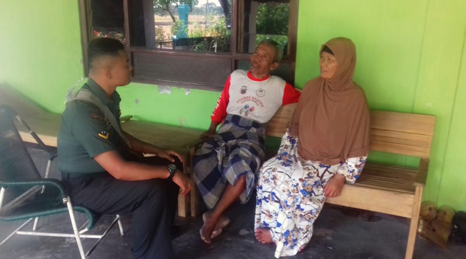 Jaga Lingkungan Kondusif, Babinsa Ceper Sambangi Warga Binaan