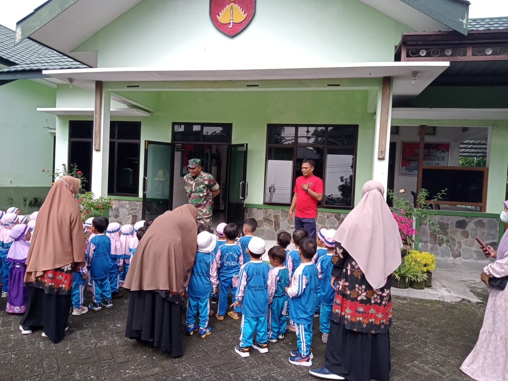 Koramil 22 Wonosari Di Kunjungan Anak-Anak Paud KB Al Amin