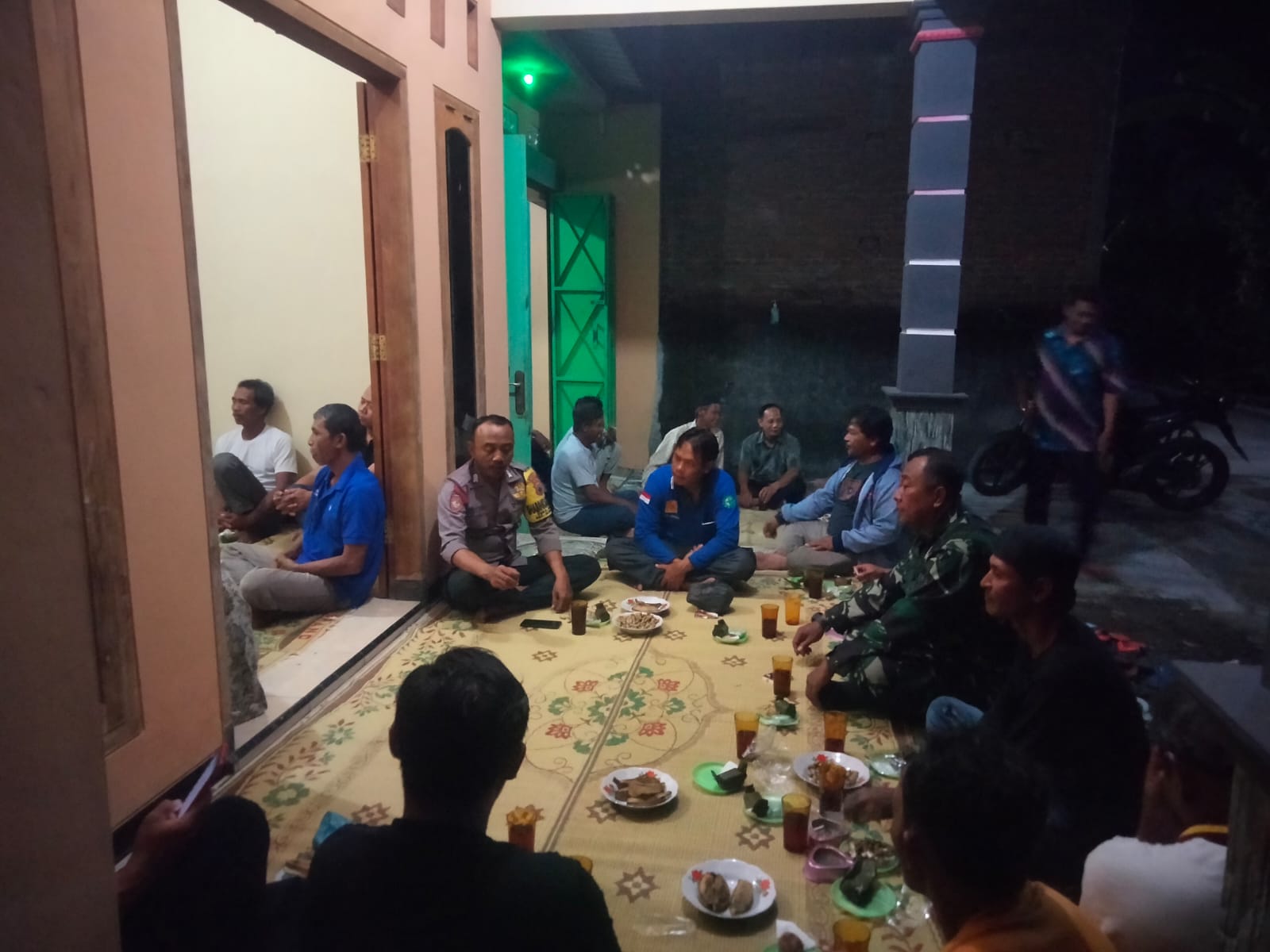 Hadirnya Babinsa Wonosari Di Pertemuan RT Desa Binaan