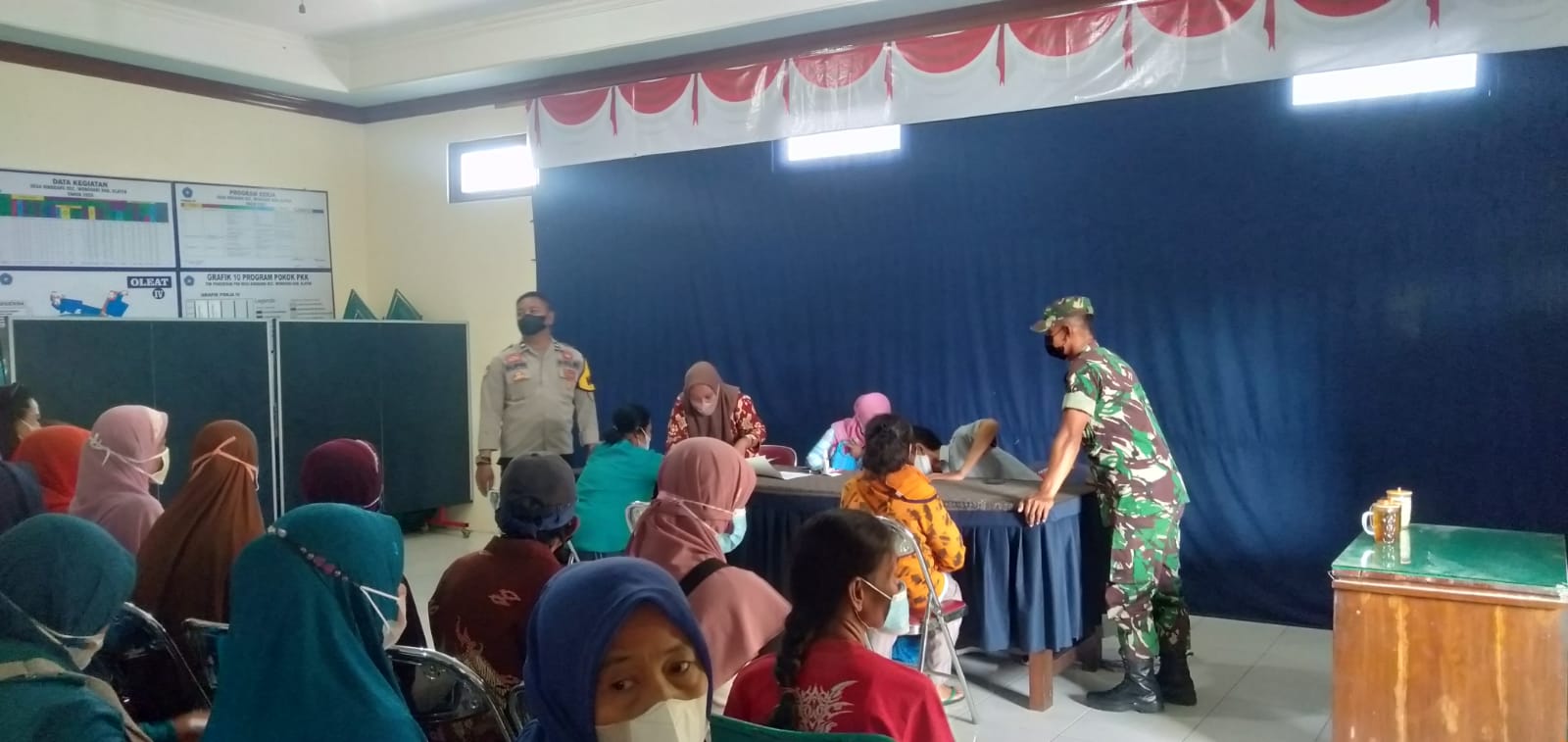 Babinsa Wonosari Amankan Penyaluran Dana BLT BBM BNPT Sembako Serta PKH Di Wilayah Binaan