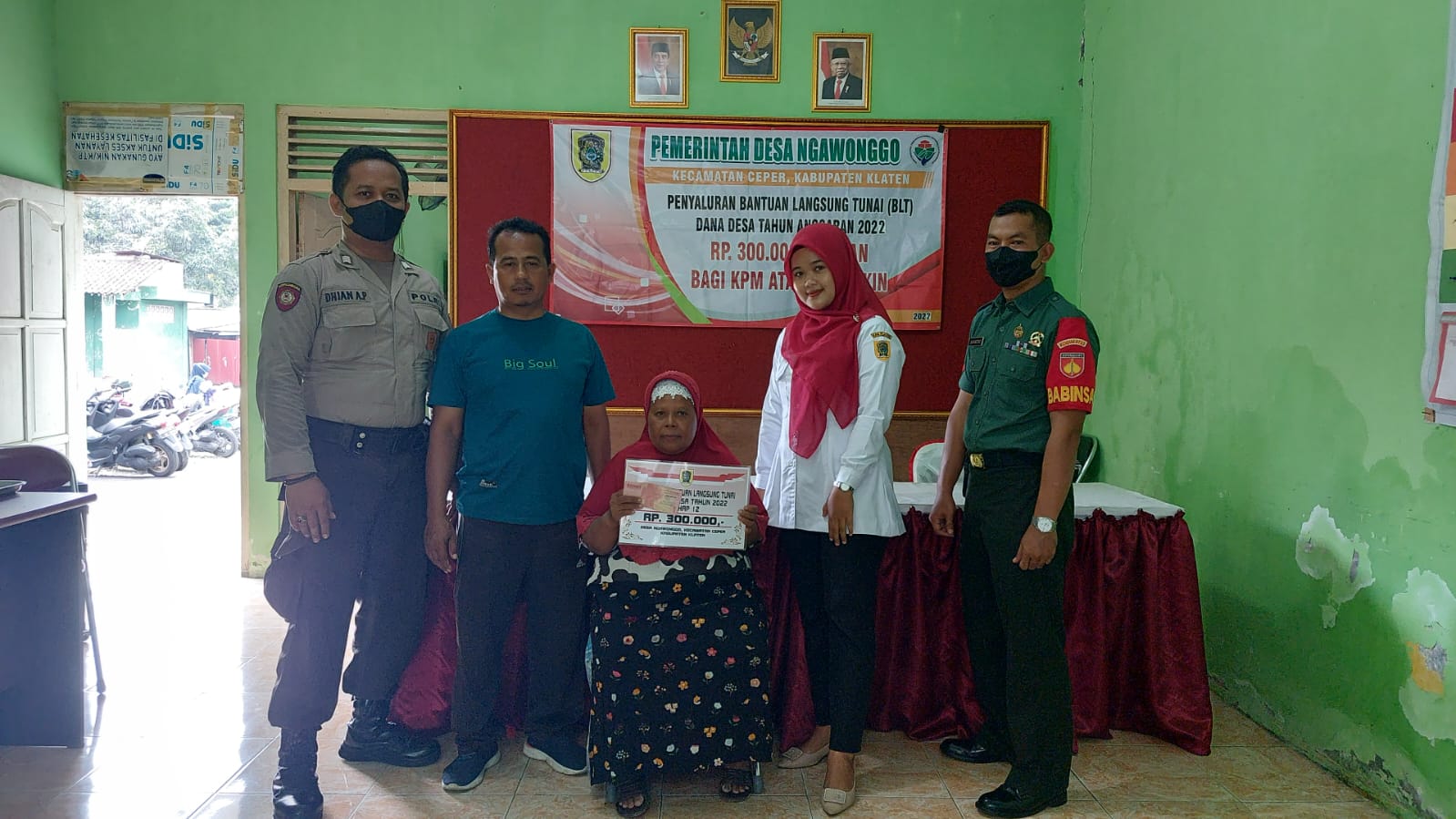 Harapan Babinsa Ceper Bersama Bhabinkamtibmas Kawal Penyaluran BLT