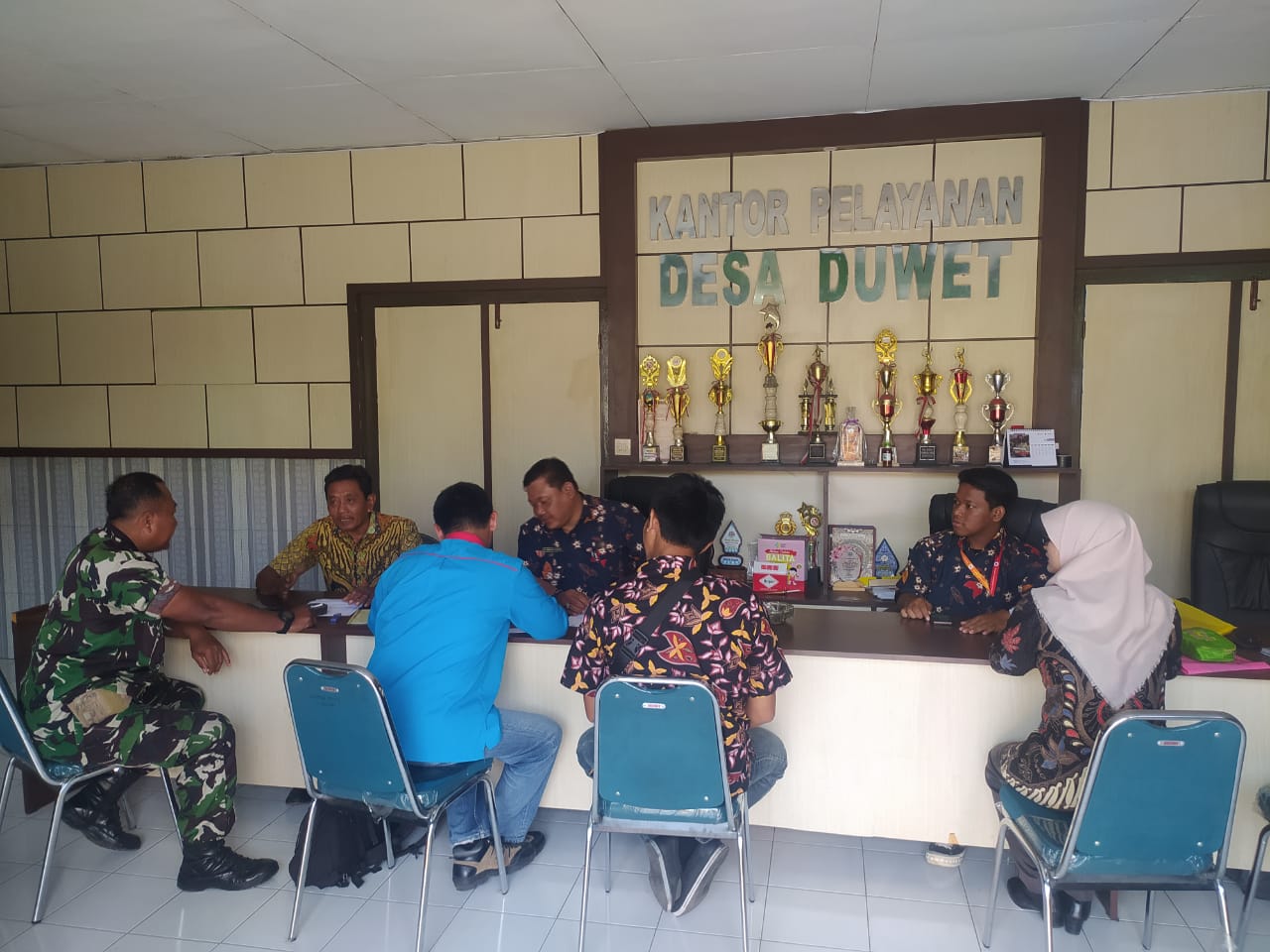 Jalin Sinergitas, Babinsa Wonosari Sambangi Kantor Desa Binaan