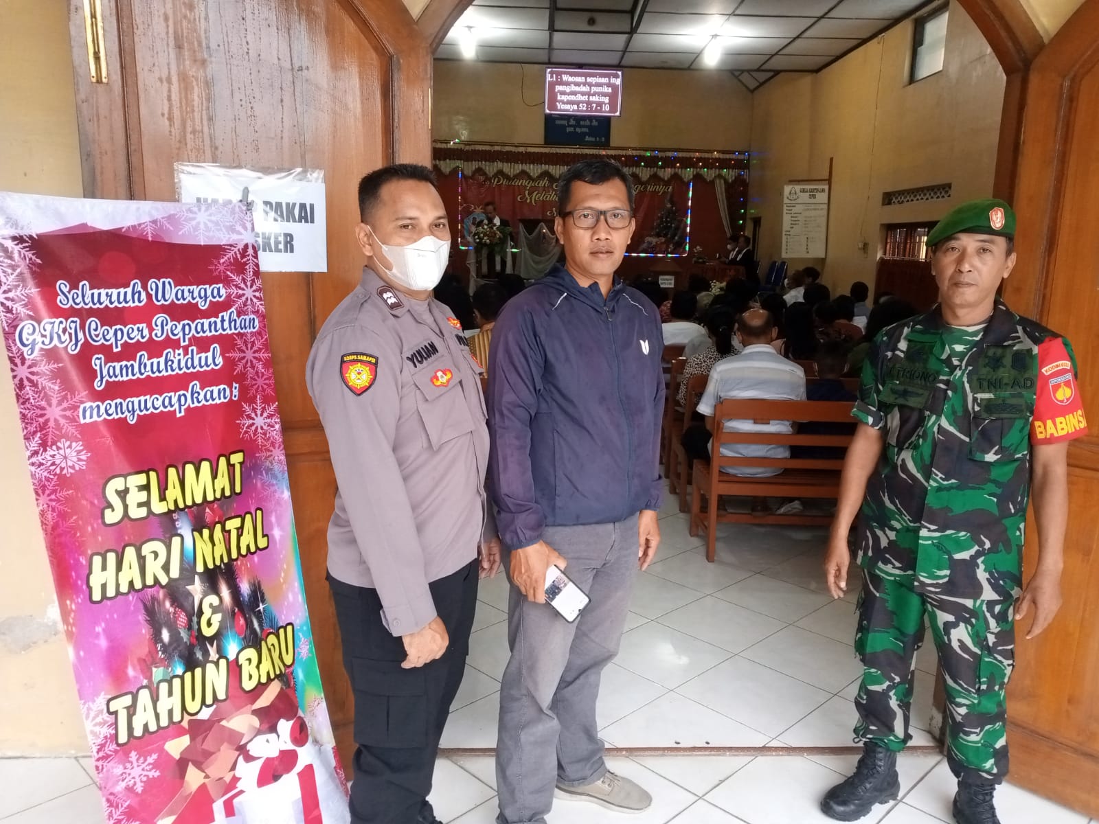 Koramil 23/Ceper Bersama Polsek Ceper Amankan Perayaan Ibadah Natal di Gereja Kristen Jawa