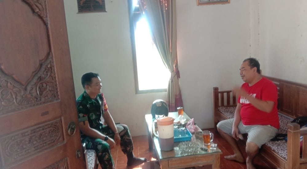 Jalin Silaturahmi Babinsa Ceper Sambangi Warga Binaan