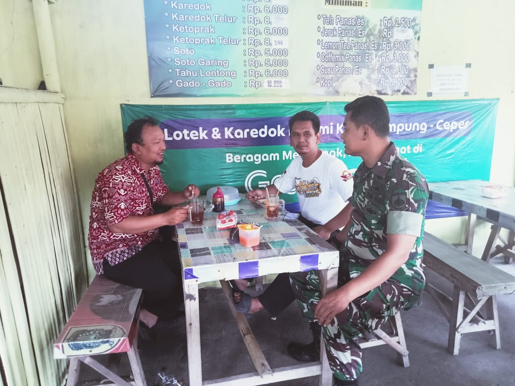 Babinsa Ceper Ingatkan Warga Terhadap Cuaca Extrim