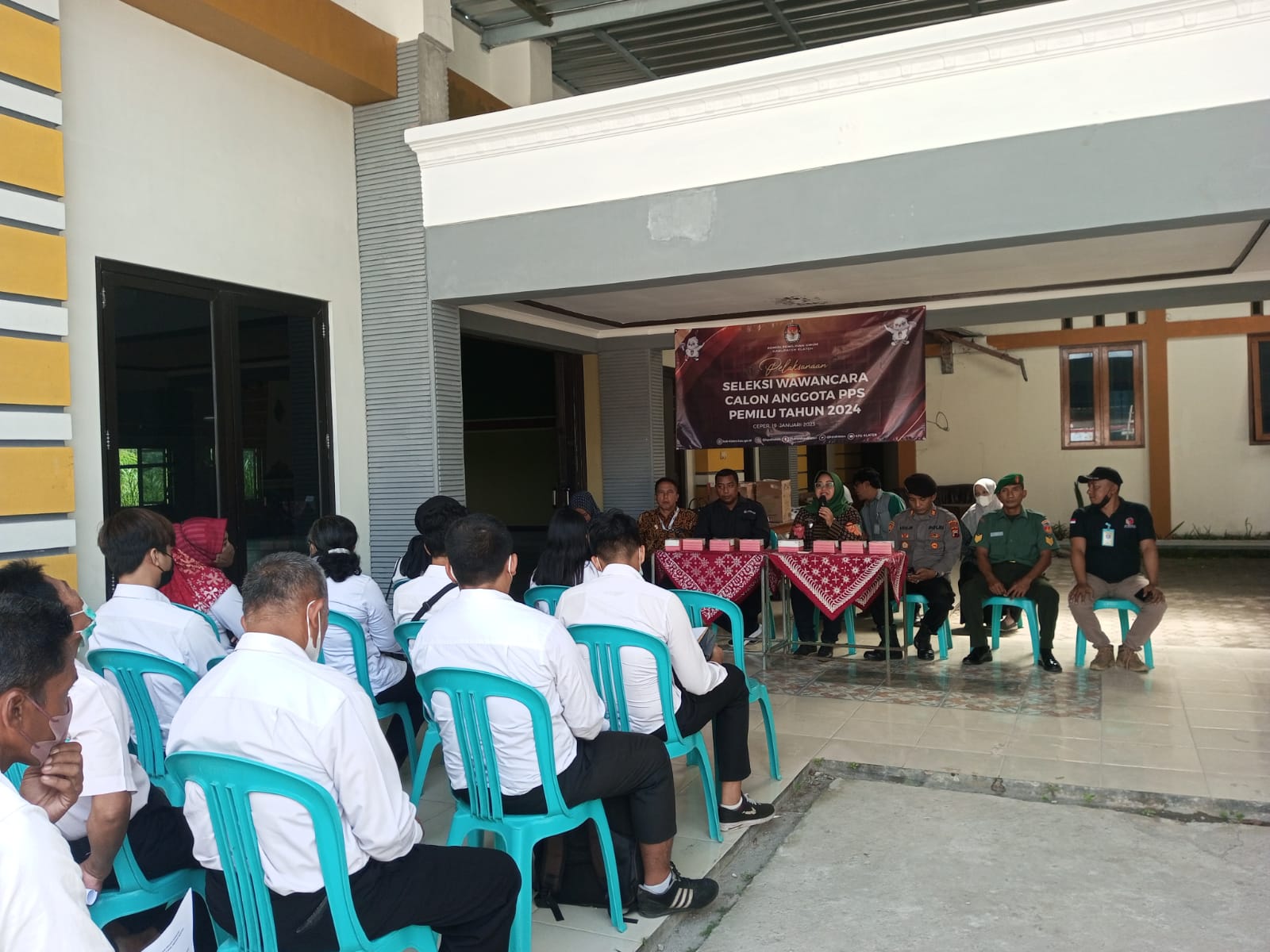 Hadirnya Bati Komsos Koramil Ceper Pada Seleksi Tes Wawancara Peserta PPS