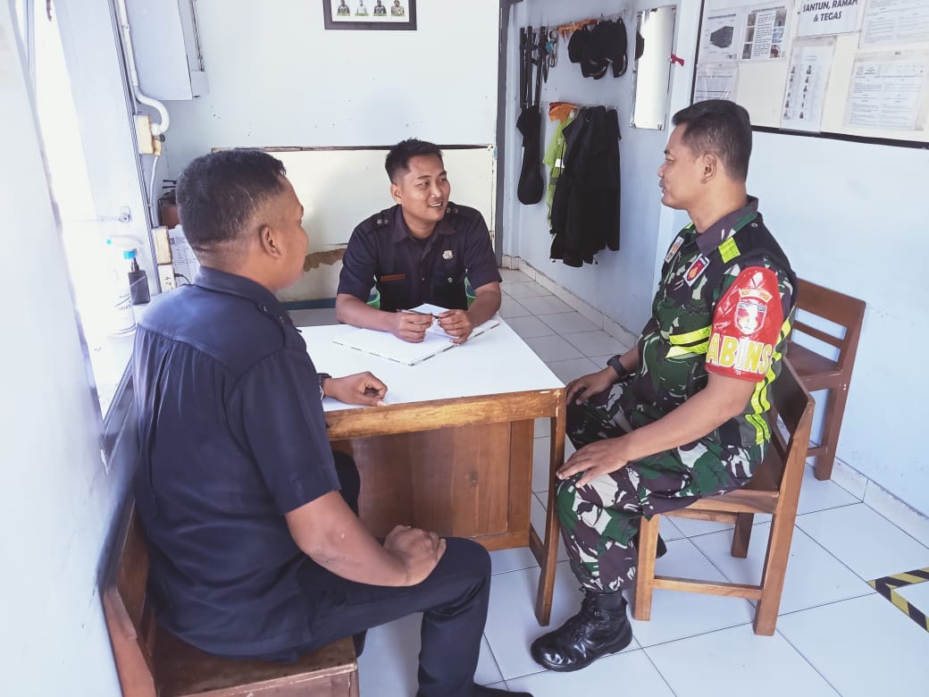 Patroli Wilayah Binaan, Babinsa Desa Kuncen Sampaikan Kamtibmas