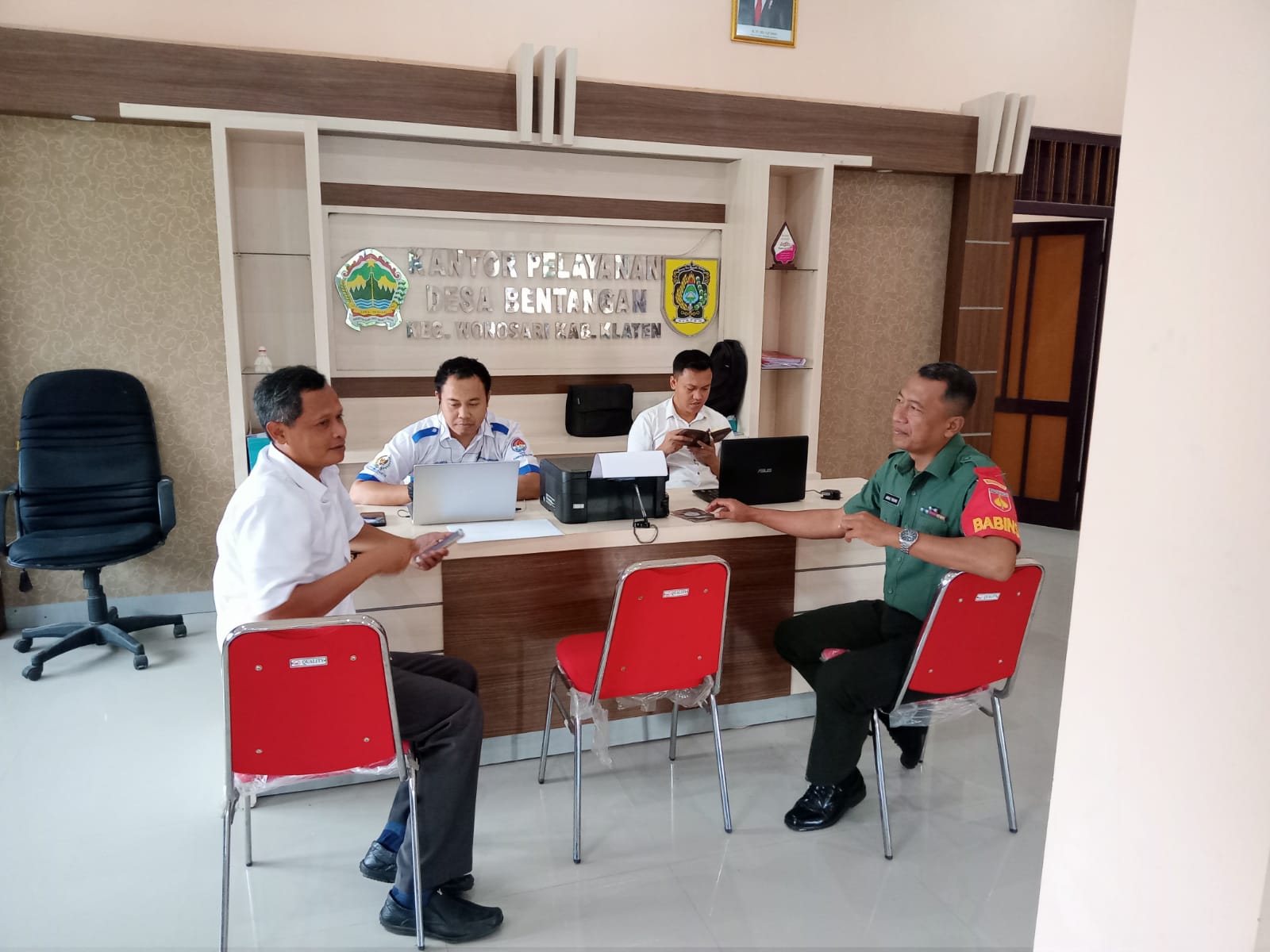 Update Data Desa Binaan, Babinsa Wonosari Sambangi Perangkat Desa