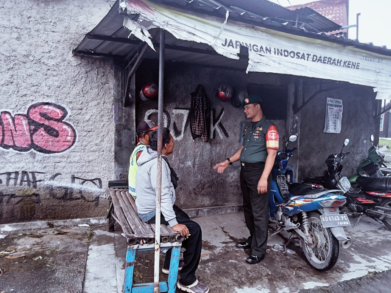 Datangi Pangkalan Ojek, Babinsa Ceper Berikan Himbauan