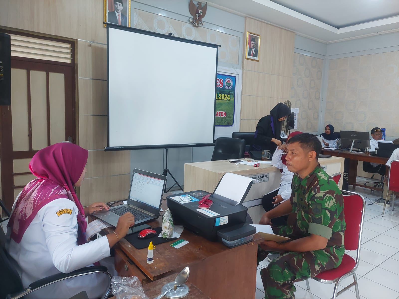 Sinergikan Bangun Desa, Babinsa Wonosari Sambangi Perangkat Desa Binaan