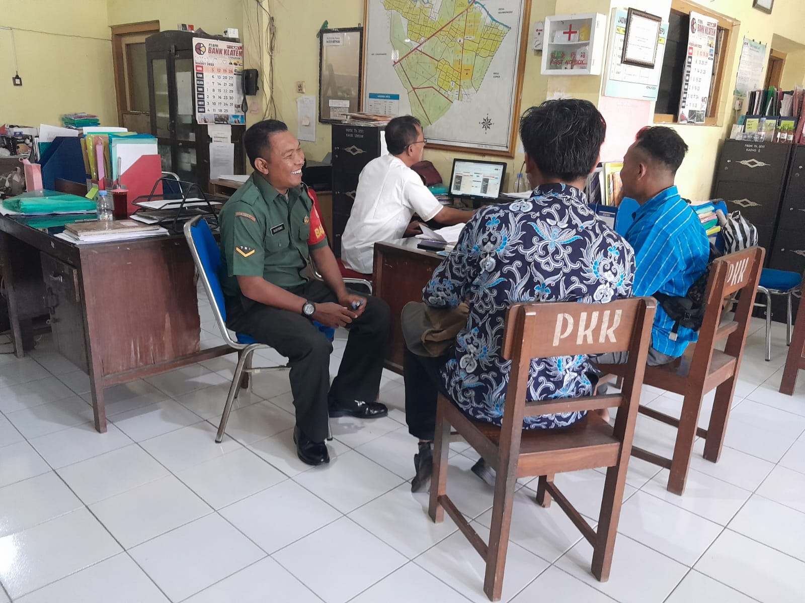 Ciptakan Kondusif, Babinsa Ceper Datangi Perangkat Desa