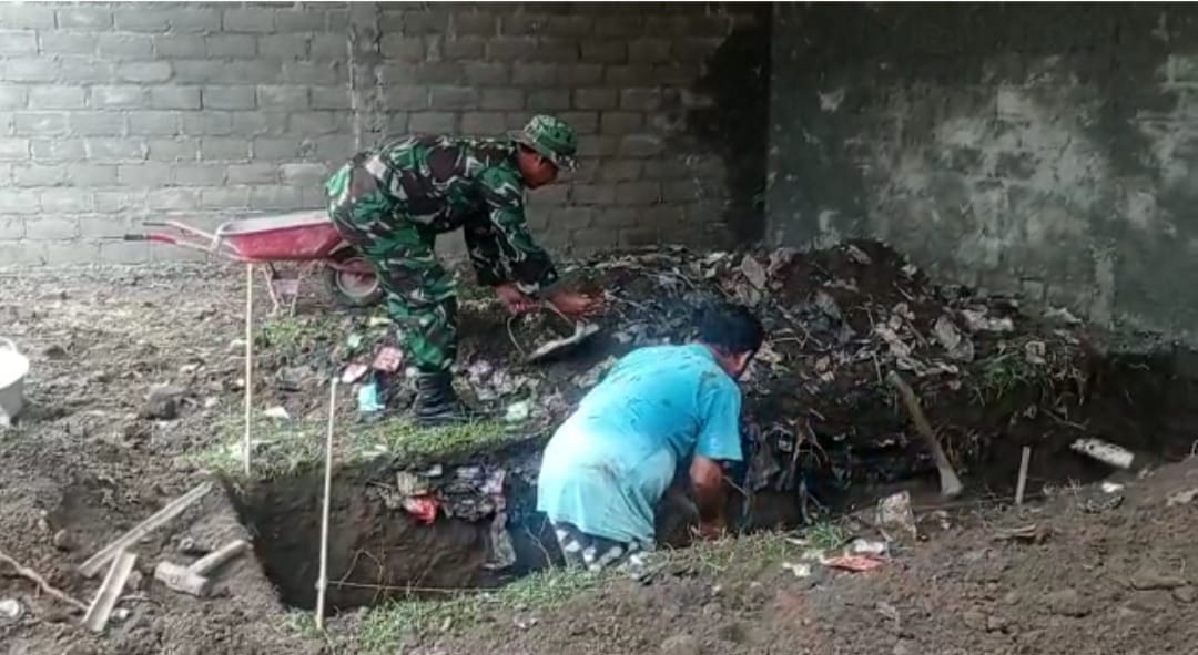 Bangun TPS, Babinsa Prambanan Ciptakan Lingkungan Bersih Dan Sehat