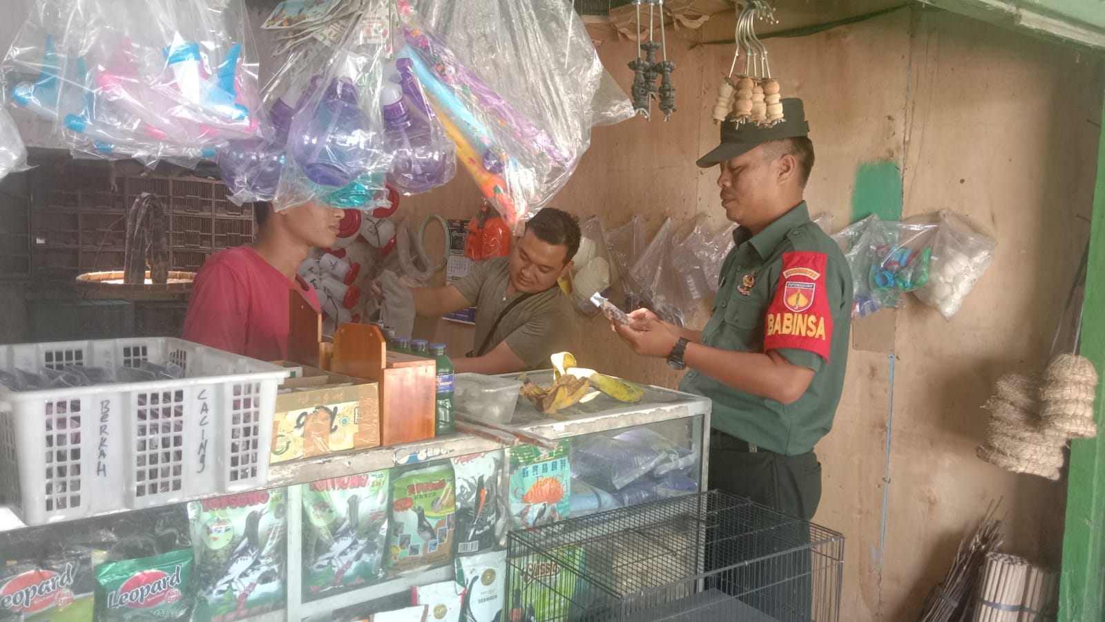 Pelaku UMKM Desa Binaan Di Datangi Babinsa, Untuk Apa?