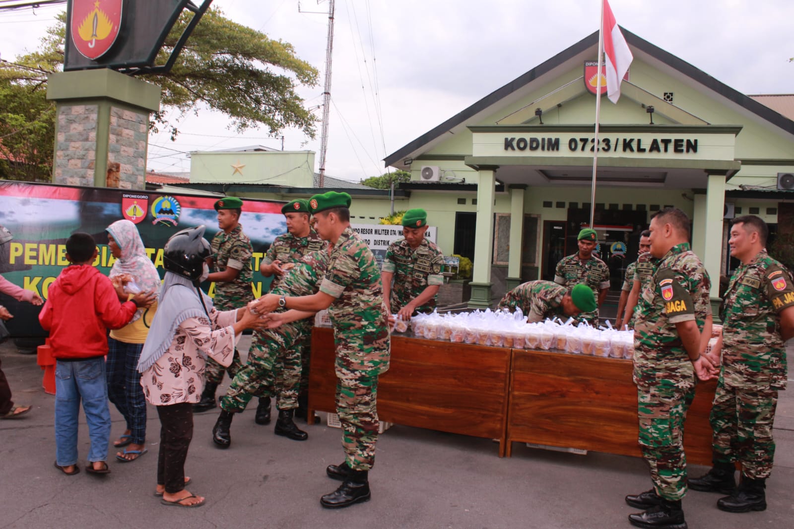 Sedekah Pelancar Rejeki, Kodim 0723/Klaten Bagi Takjil