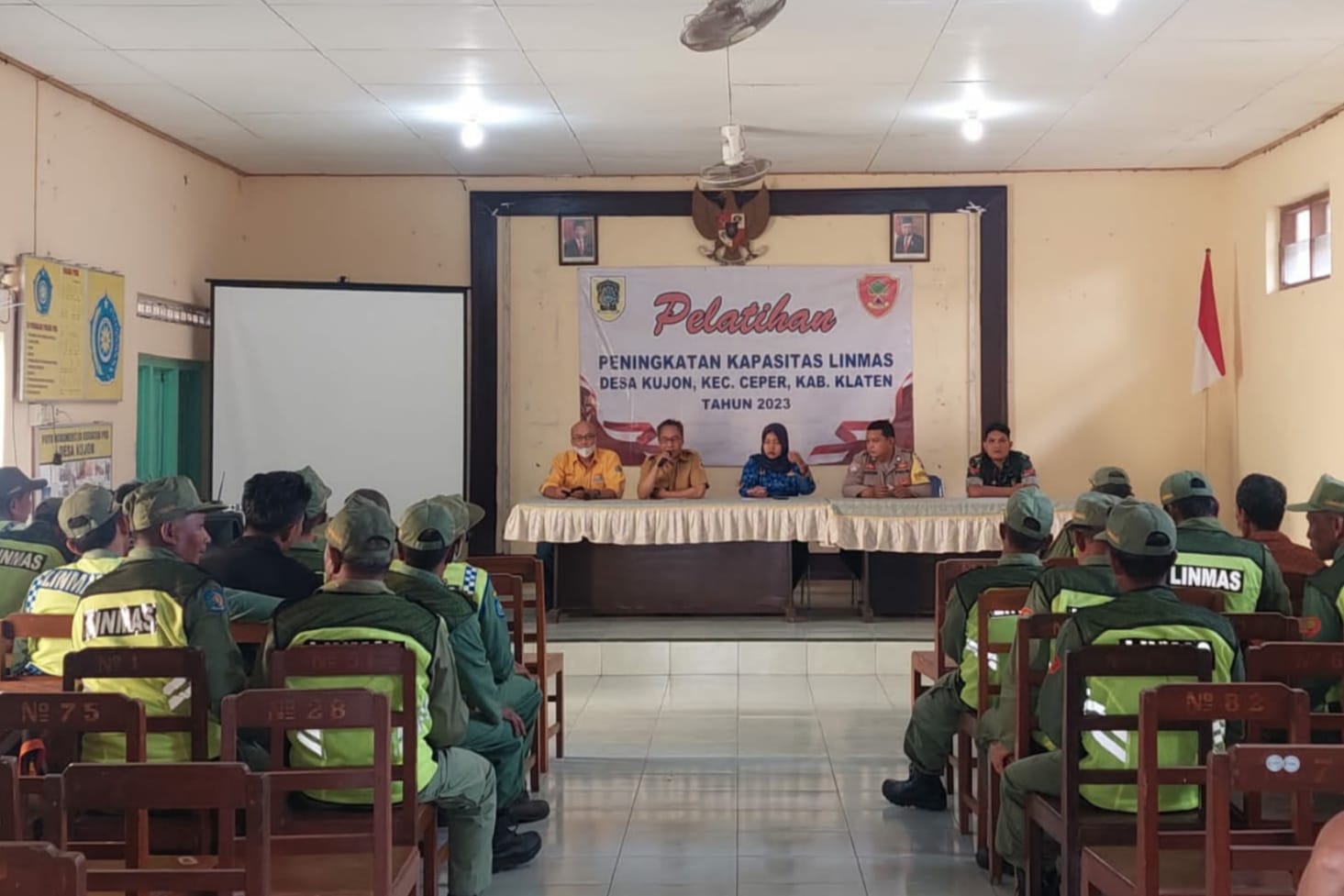 Tingkatkan Kapasitas Babinsa Kujon Beri Pembinaan Linmas