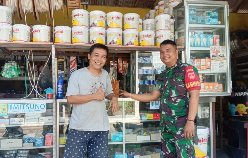 Sambangi Toko Bangunan, Ini Himbauan Babinsa Ceper