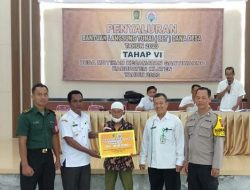 Babinsa Koramil Gantiwarno Kawal Penyaluran BLT Dana Desa Mutihan