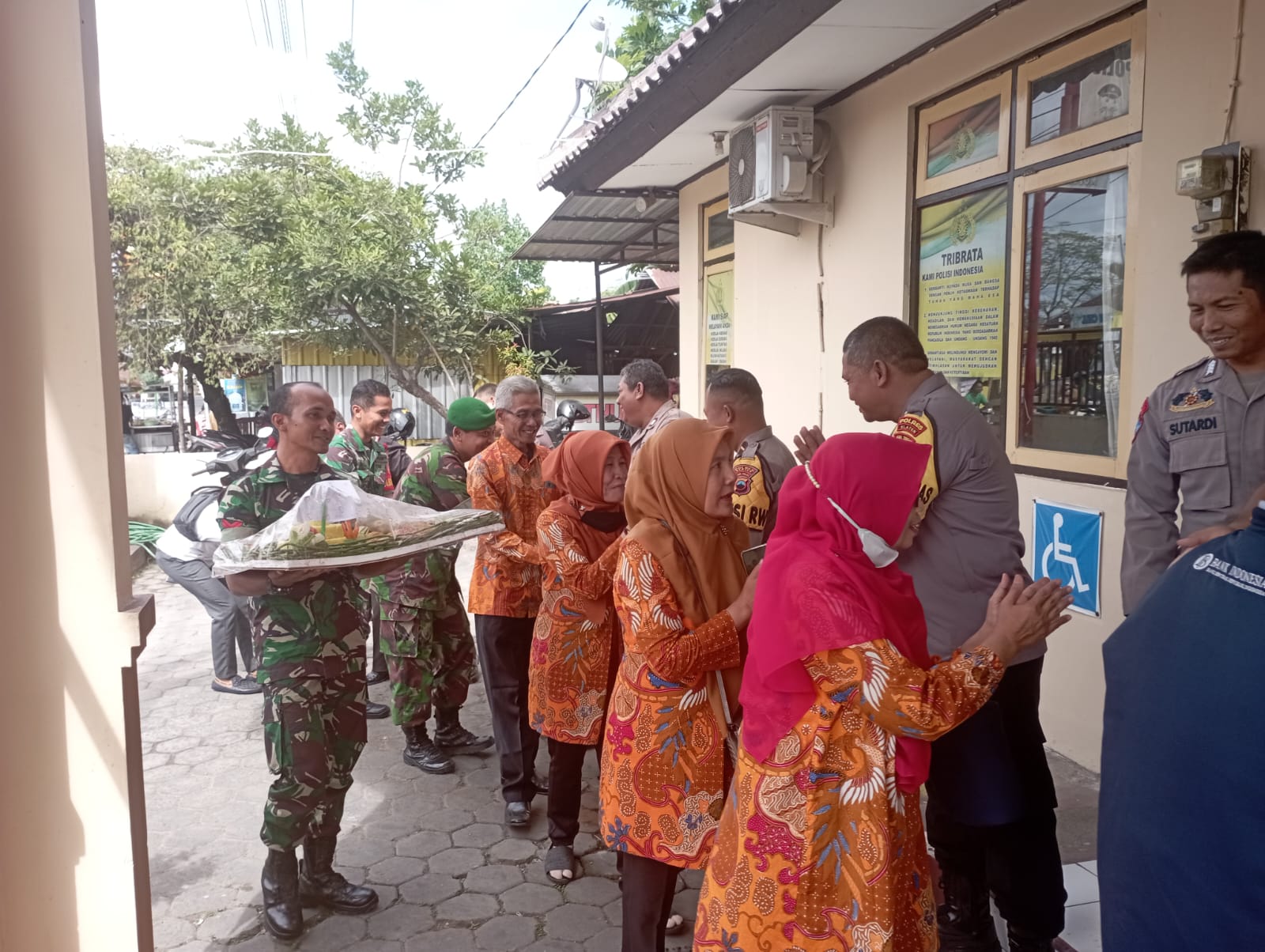 HUT Bhayangkara Ke 77, Koramil Jajaran Kodim 0723 Klaten Beri Kejutan