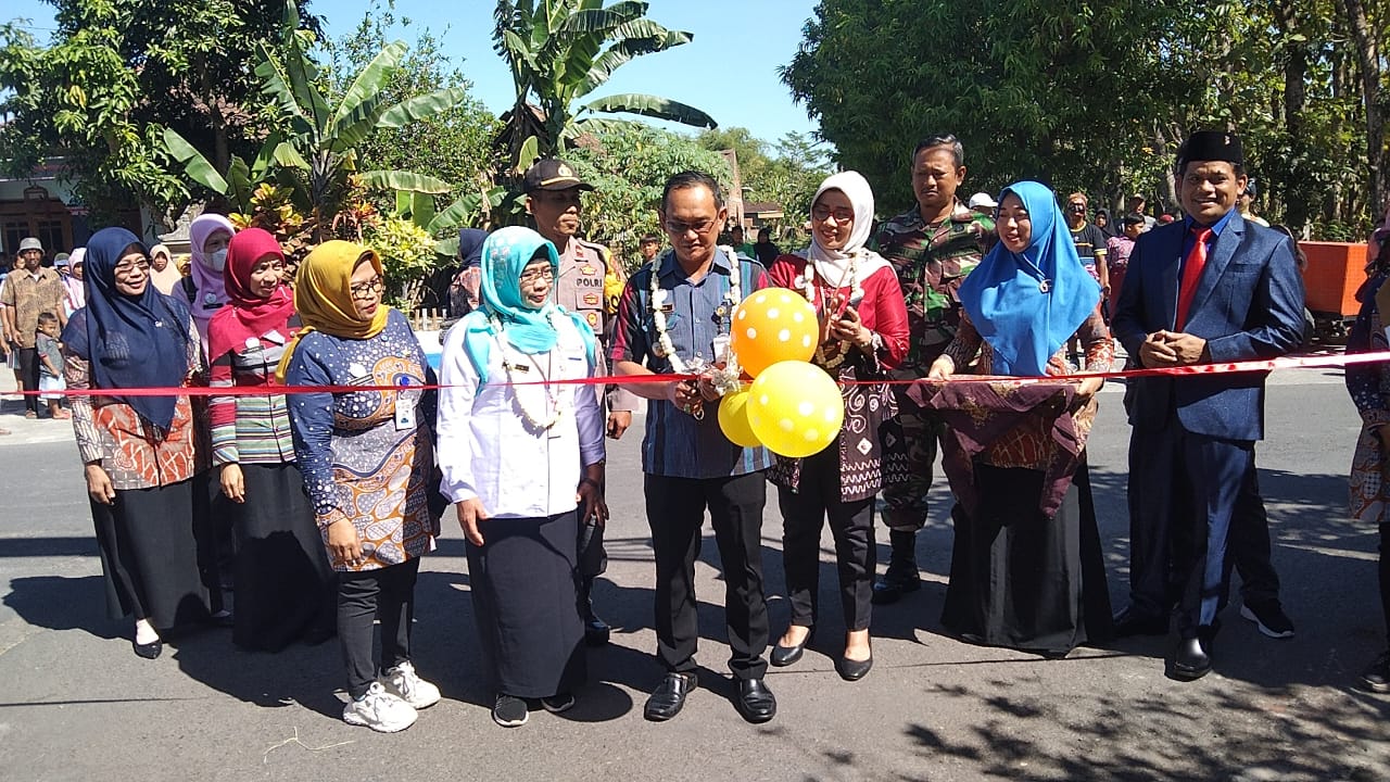 Babinsa Koramil 17 / Karangdowo Hadiri Sosialisasi Dan Pencanangan Kampung Keluarga Berkualitas