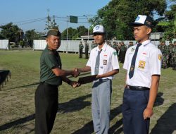 Dandim Klaten Berikan Bea Siswa Kepada Putra Putri Berprestasi