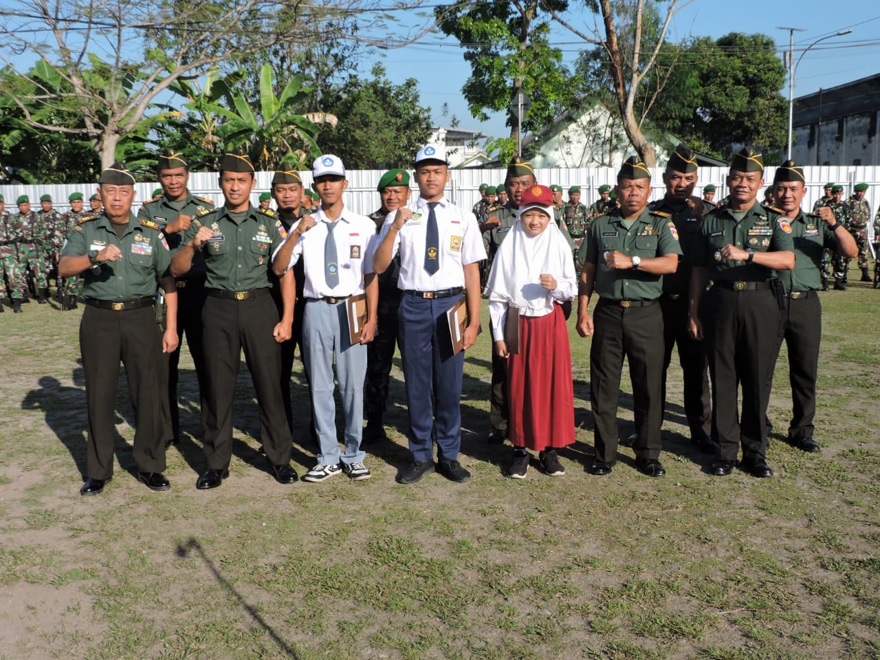 Dandim Klaten Berikan Bea Siswa Kepada Putra Putri Berprestasi