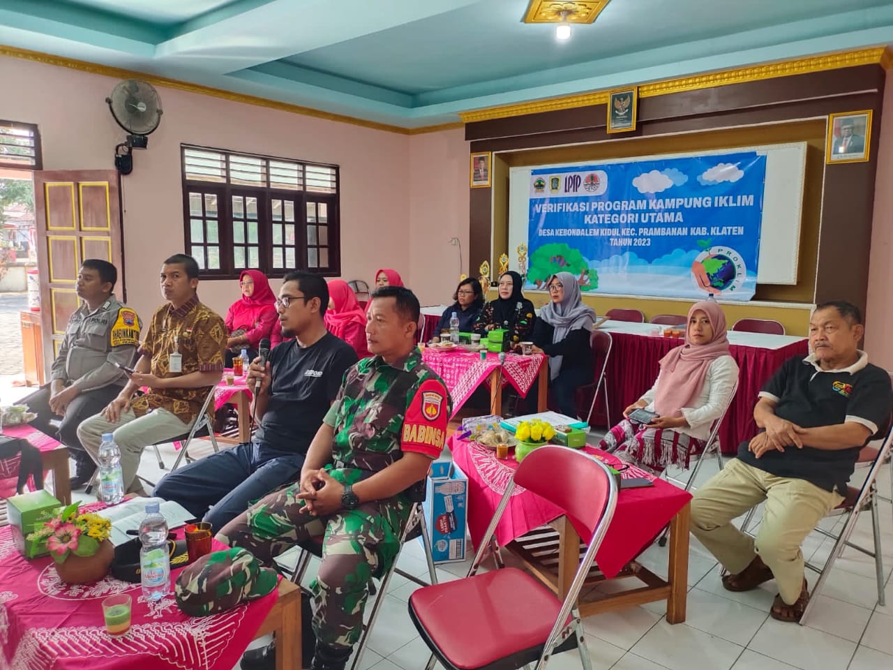 Dukung Desa PROKLIM, Babinsa Prambanan Hadiri Sosialisasi Dari Dinas Lingkungan Hidup