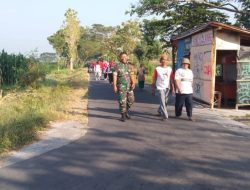 Babinsa Ceper Amankan Jalan Sehat Warga Desa Kajen, Ini Katanya