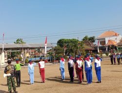 Babinsa Koramil Ngawen Latih Paskibraka, Berikan Disiplin Tinggi