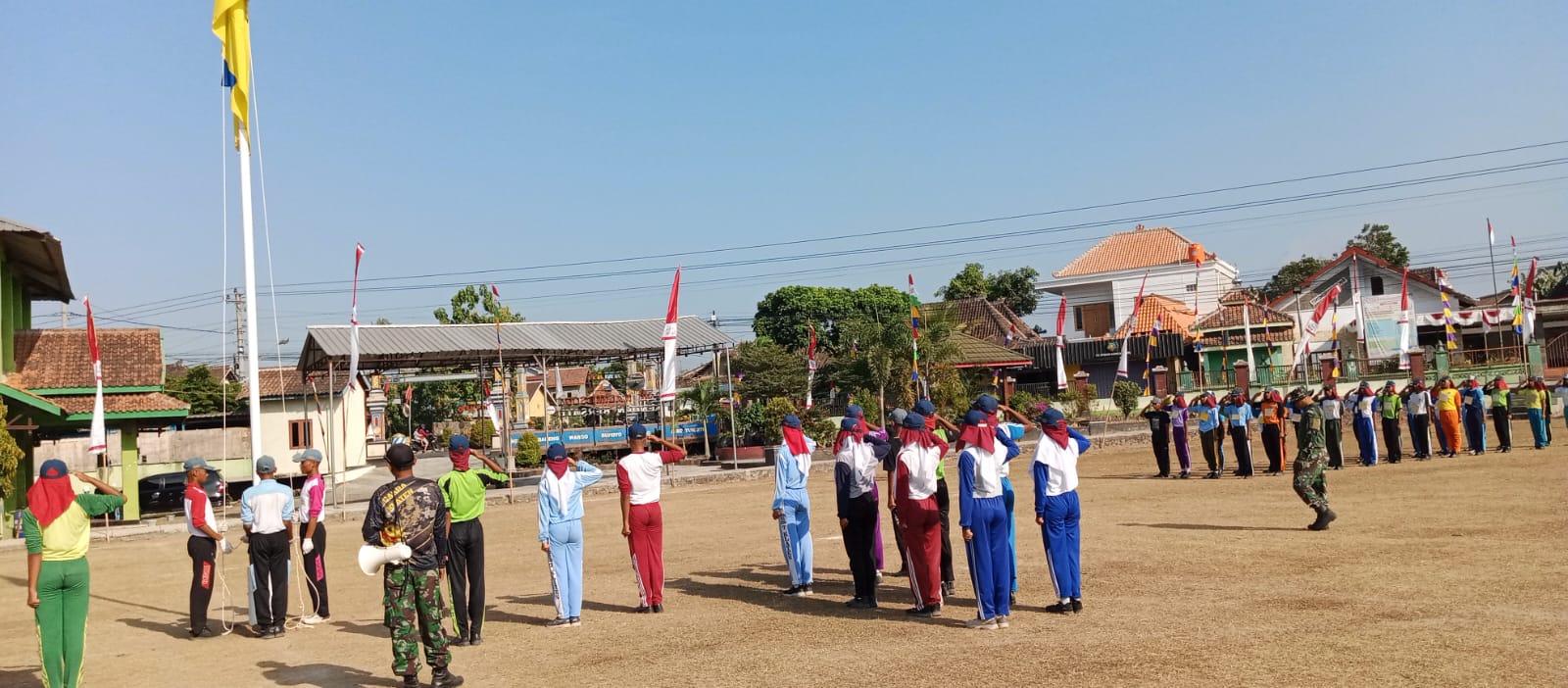 Babinsa Koramil Ngawen Latih Paskibraka, Berikan Disiplin Tinggi