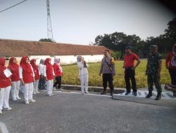 Semarakkan HUT RI Ke 78, Babinsa Wonosari Amankan Gerak Jalan Warga Binaan