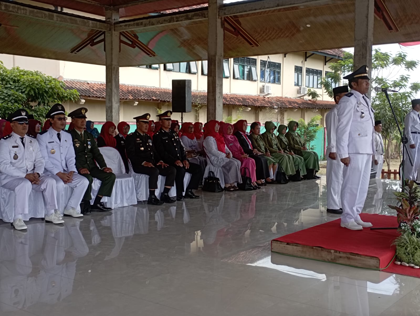 Bati Tuud Koramil 20/Cawas Ikuti Upacara Peringatan HUT RI Ke 78 Di Lapangan Desa Barepan
