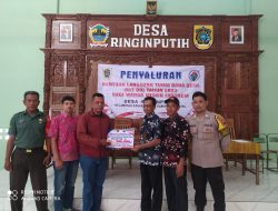 Desa Ringinputih Gelar BLTDD, Babinsa Karangdowo Dampingi Penyalurannya