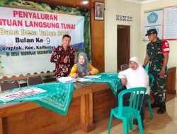 Pastikan Lancar, Babinsa Dampingi Penyaluran BLT Dana Desa Ngemplak Kalikotes