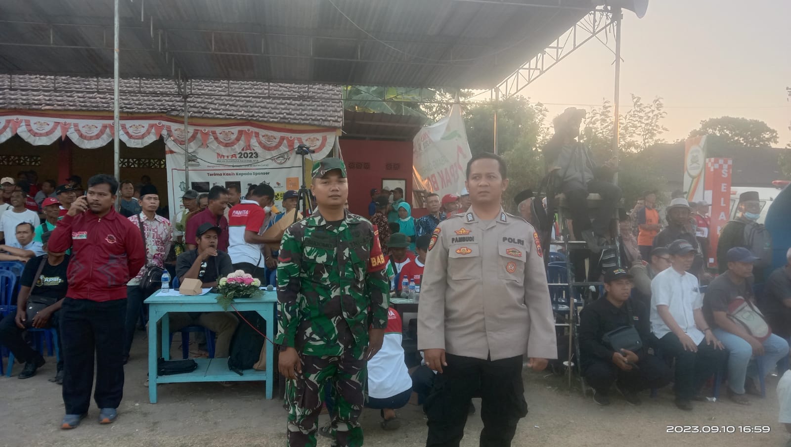 Gelaran Final Sepakbola Pornas MTA, Babinsa Ceper Bersama Bhabinkamtibmas Amankan Pertandingan