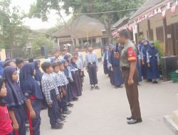 Tanamkan Nasionalisme Sejak Dini, Bati Wanwil Koramil Manisrenggo Berikan Wasbang Siswa SD