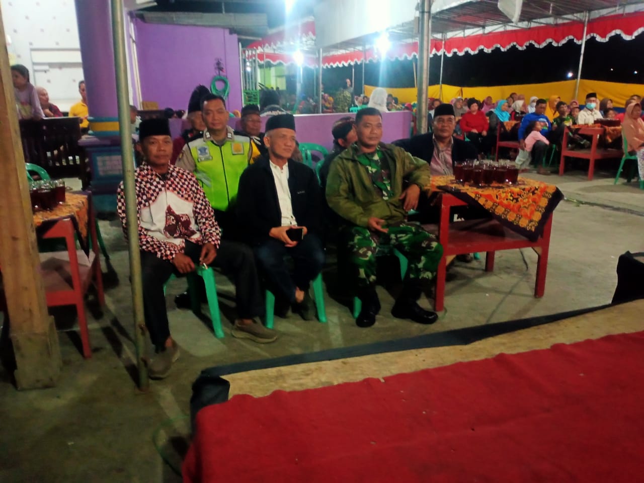 Tradisi Bersih-Bersih Desa, Danramil Ngawen Bersama Muspika Hadiri Pagelaran Wayang Kulit