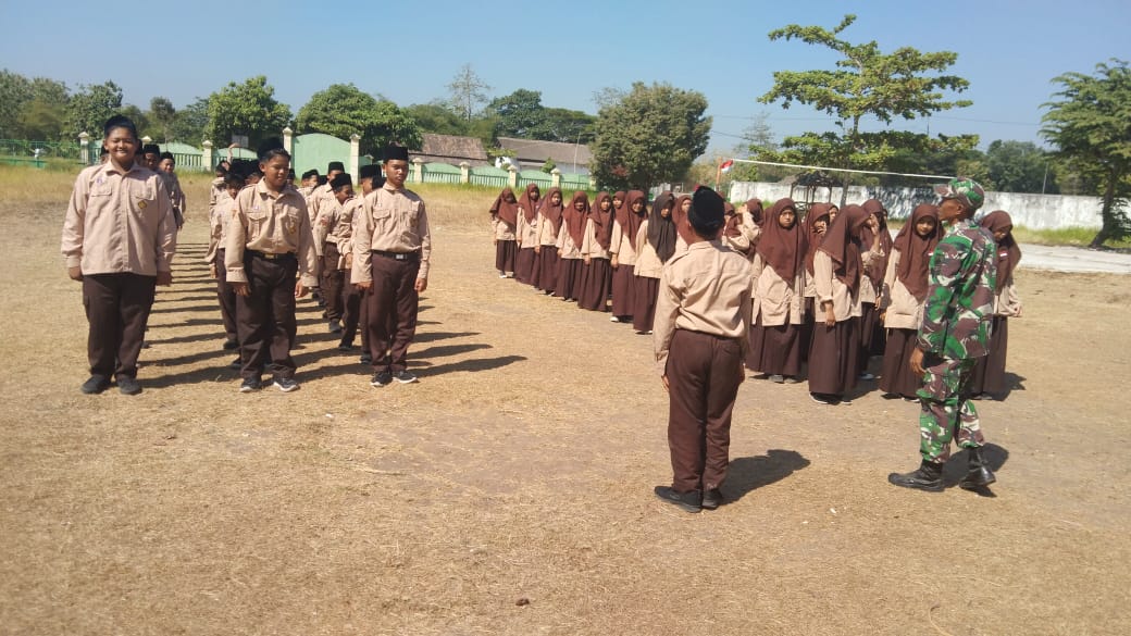 Harapan Babinsa Koramil 23/Ceper Beri Wasbang Kepada Siswa-Siswi MTs Al Mutaqin Pancasila Sakti