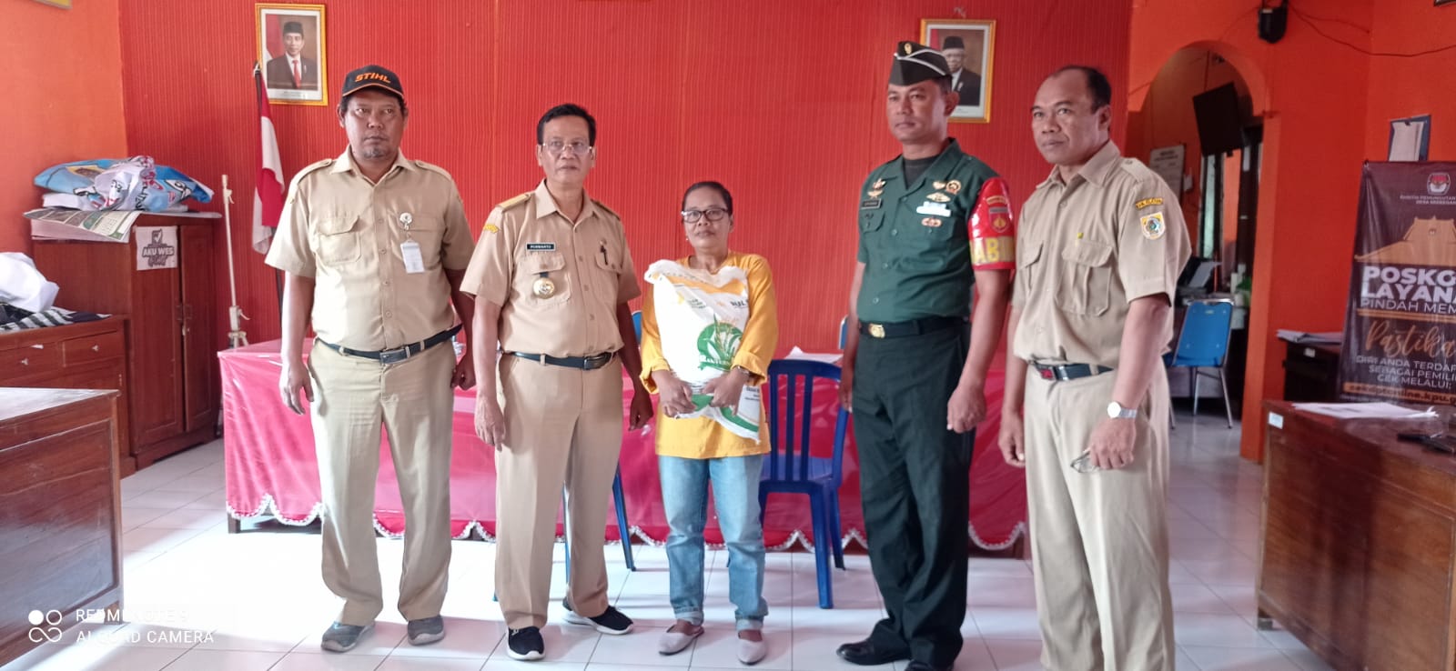 Kata Danramil Ceper Saat Babinsanya Monitoring Penyaluran Bansos Beras