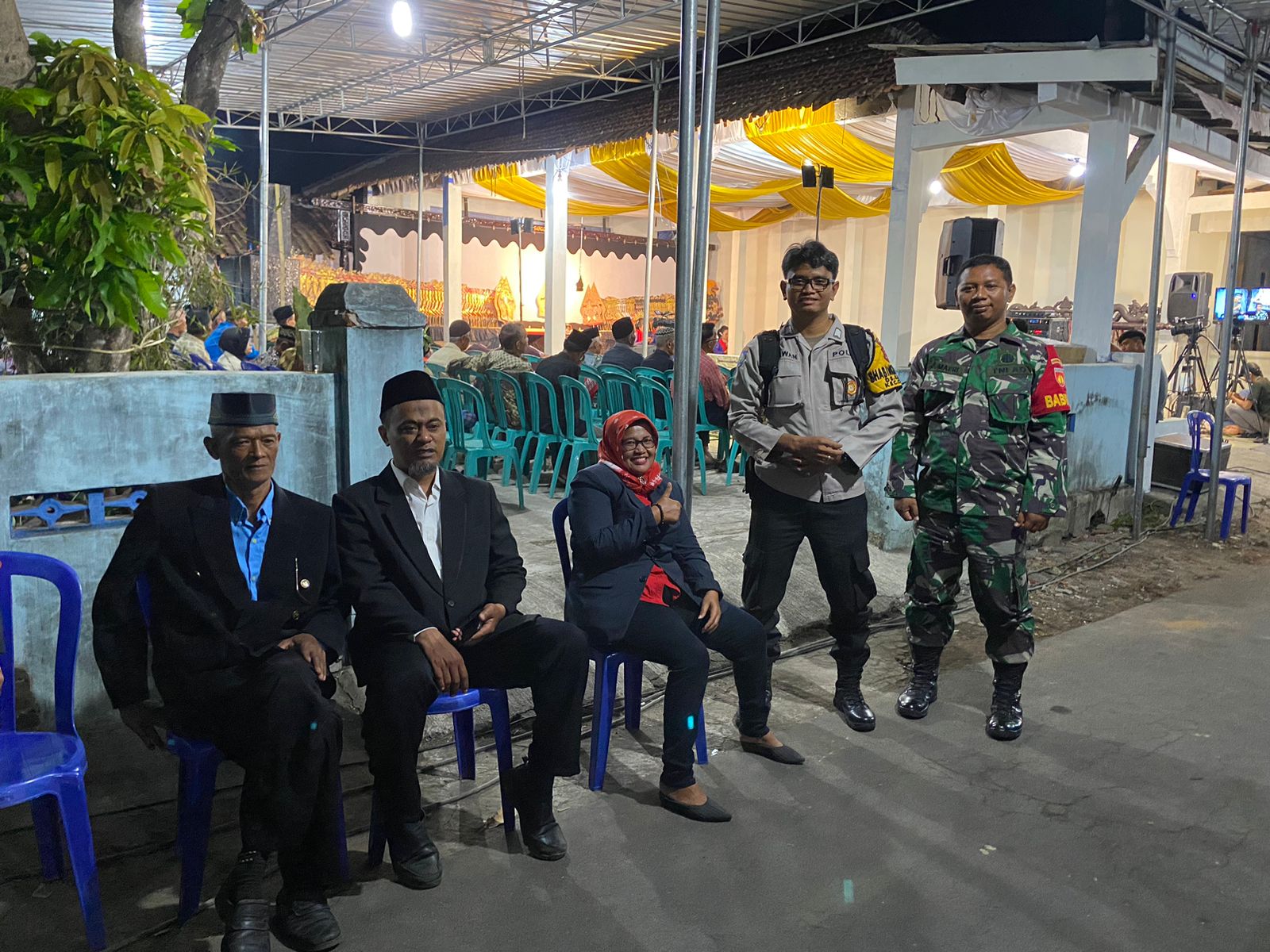 Bersih-Bersih Desa Kajen Dengan Gelar Wayang Kulit, Ini Kata Babinsa