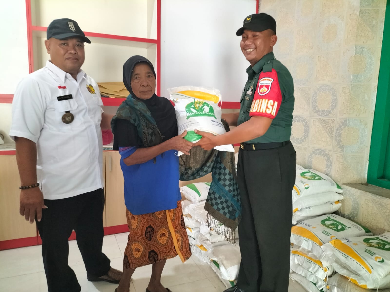 Harapan Babinsa Wonosari Saat Monitoring Penyaluran Bantuan Paket Beras