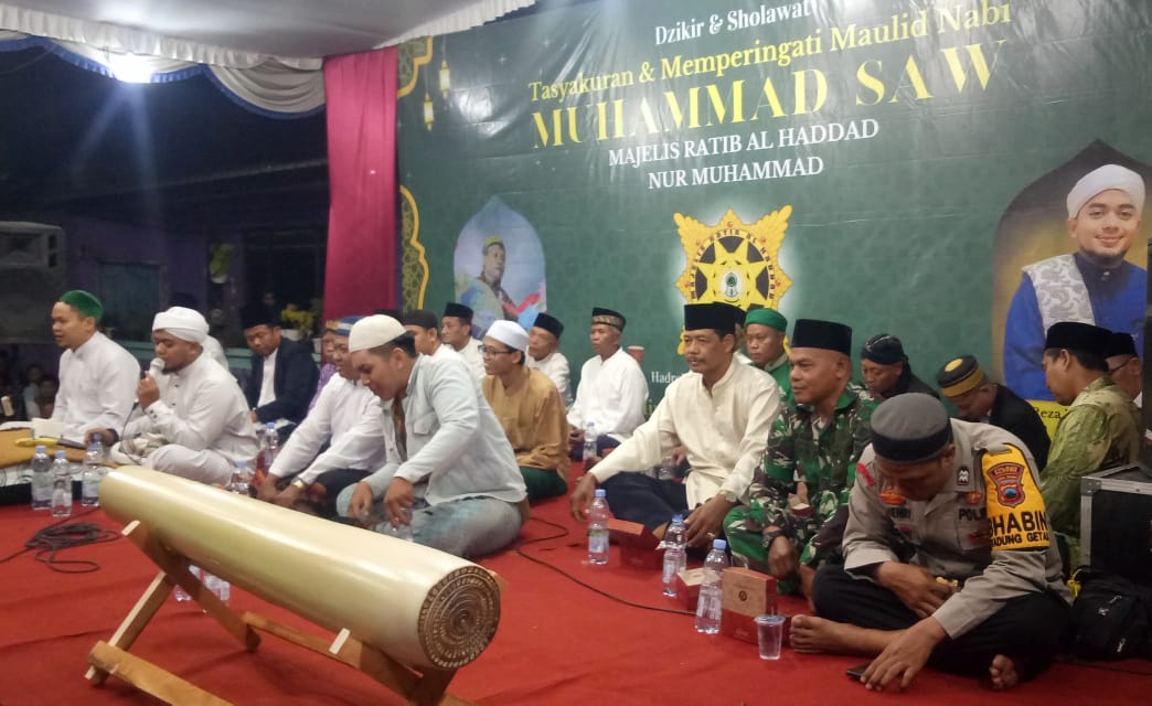 Silaturahmi Bersama Tokoh Agama, Babinsa Wonosari Hadiri Pengajian Peringatan Maulid Nabi Muhammad SAW