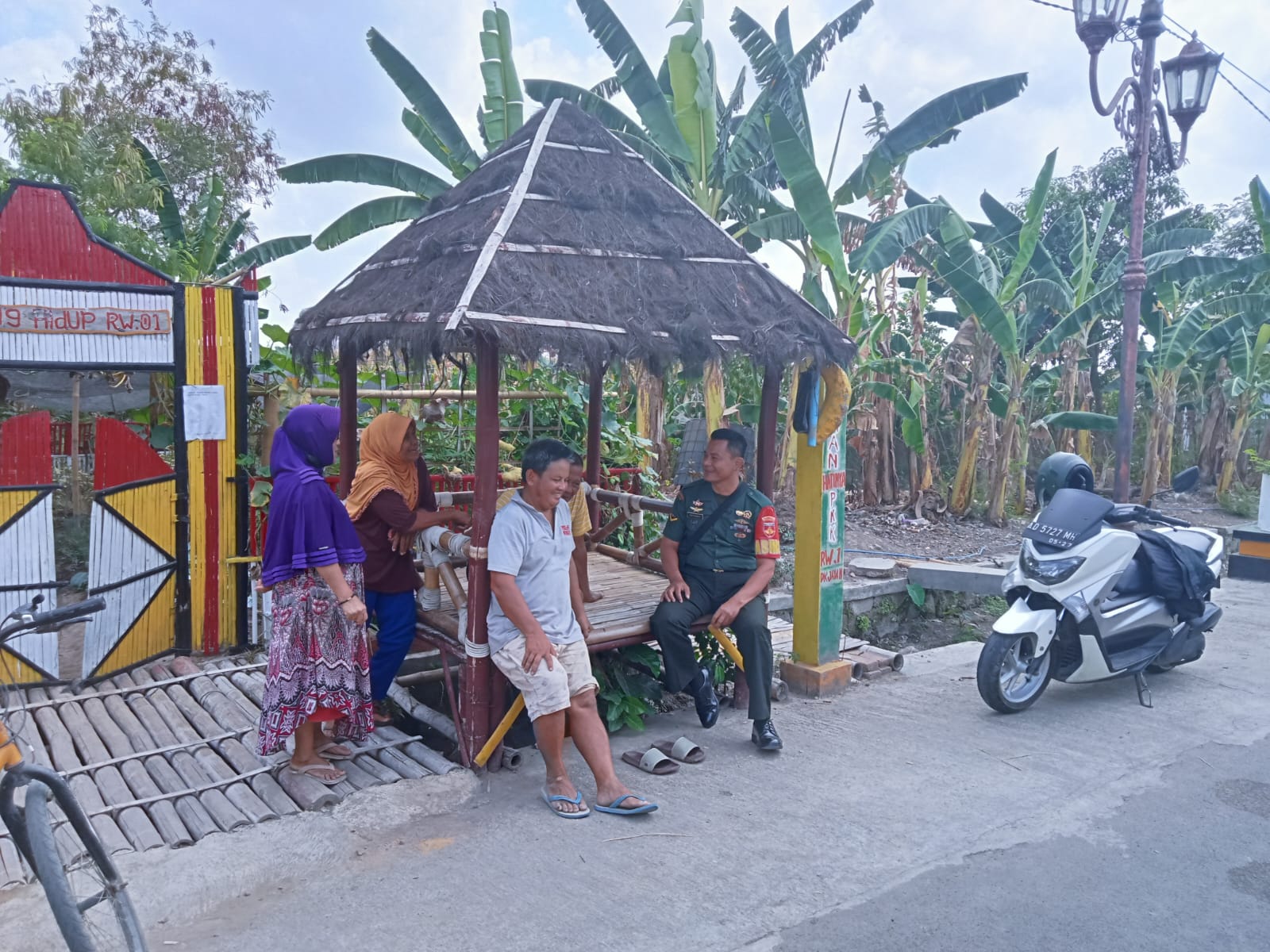 Babinsa Ceper Datangi Warga Himbau Waspada Bencana Alam