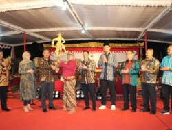 Bimo Krido Lakon Wayangan HUT TNI, Terima Rekor Muri Dan Dunia