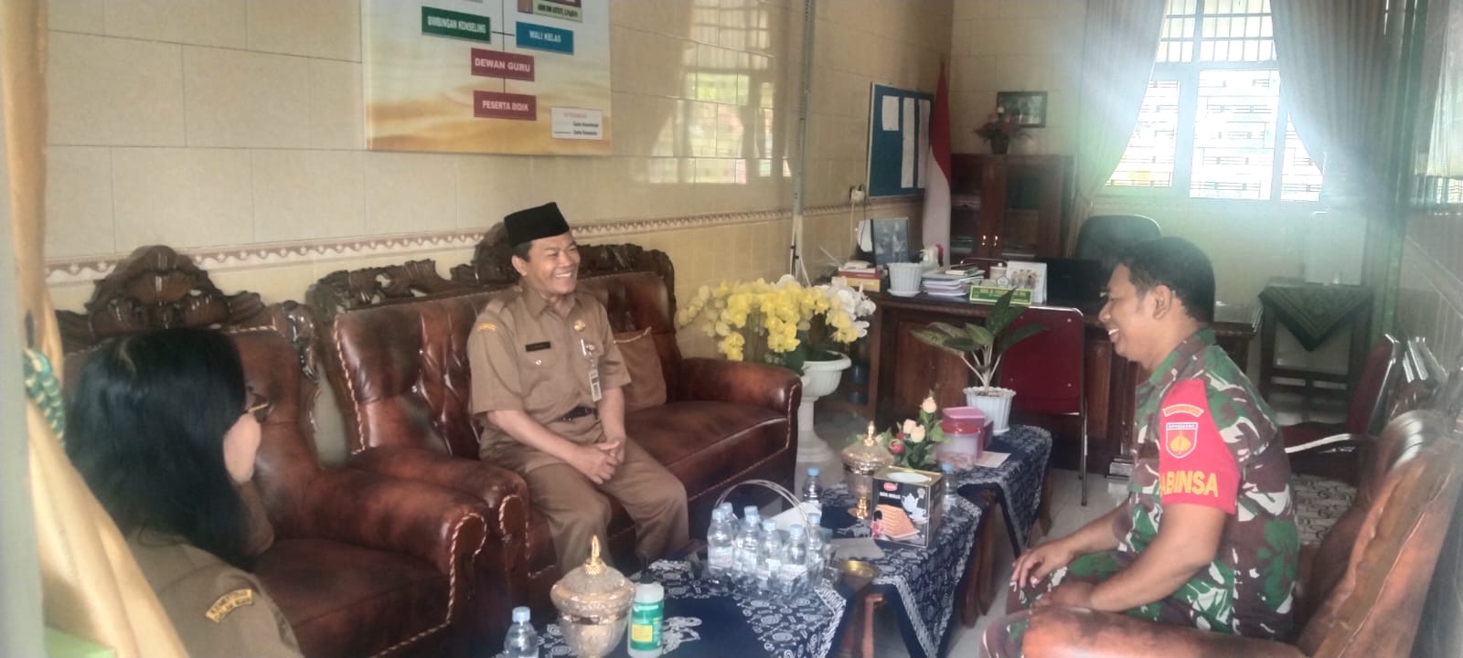 Jalin Silaturahmi Dengan Kepala Sekolah, Bati Wanwil Ceper Anjangsana Ke SMA Negeri 1 Ceper