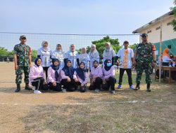 Peringatan HUT PGRI, Babinsa Wonosari Amankan Lomba Bola Voli