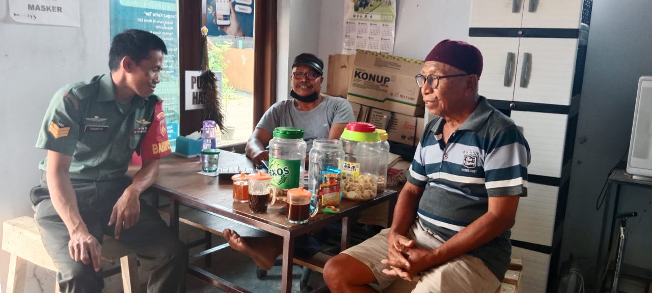 Babinsa Koramil 23/Ceper Eratkan Silaturahmi Bersama Warga Desa Binaan