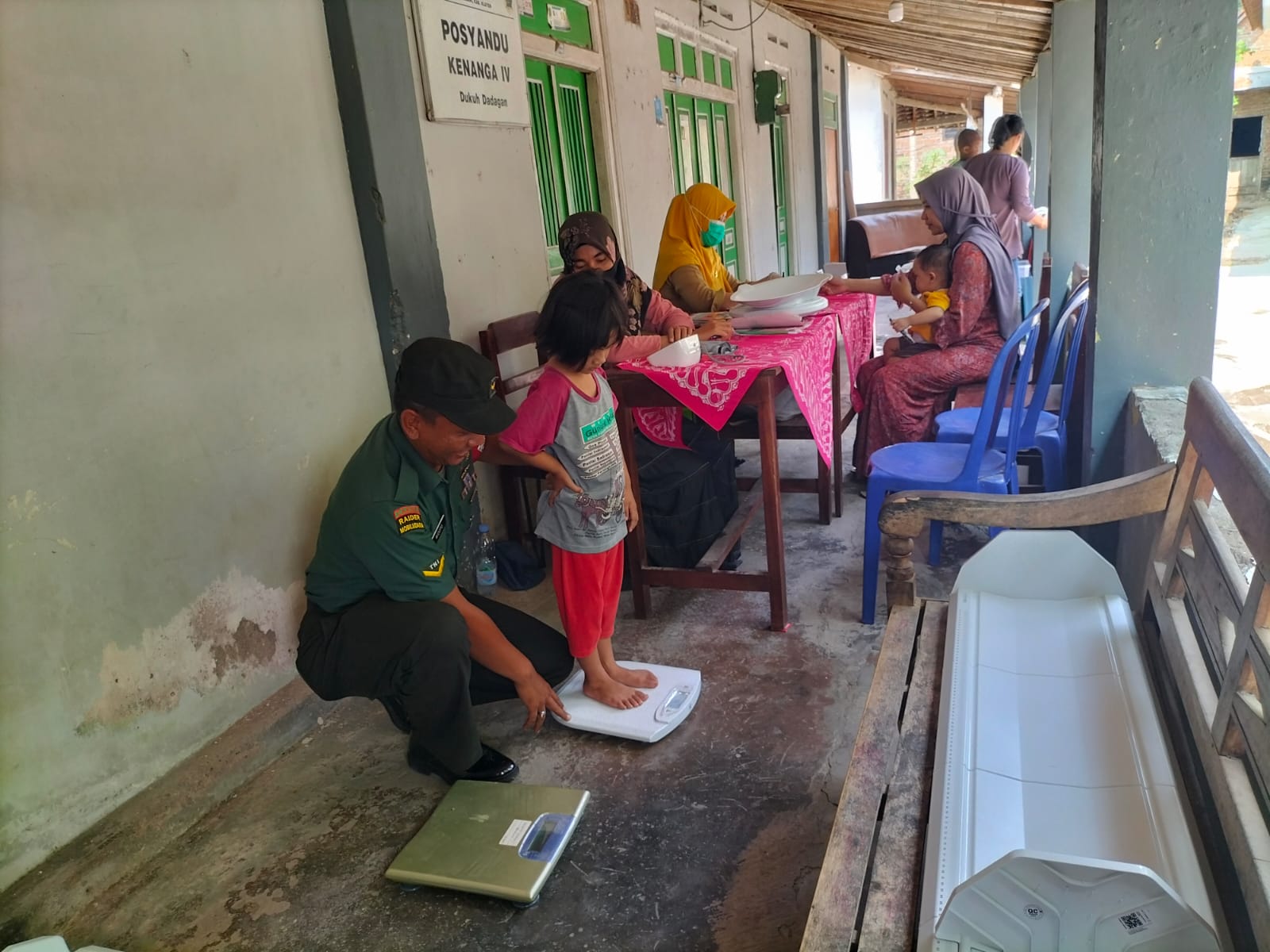 Wujudkan Balita Sehat, Babinsa Wonosari Pendampingan Posyandu Desa Binaan