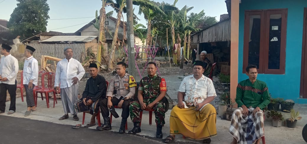 Amankan Pengajian Ahad Wage, Babinsa Wonosari Bersinergi Dengan Bhabinkamtibmas