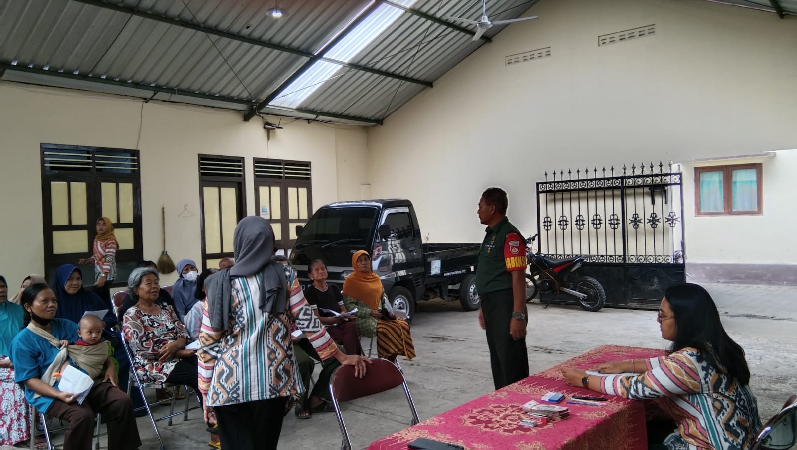 Babinsa Wonosari Monitoring Penyaluran BLT Dana Desa,Ini Harapnya